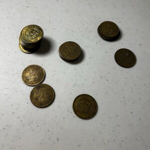 Chuck‎ E Cheese Mix Lot of 24  1990s Arcade Tokens Chuck E. Cheese Coins #0173